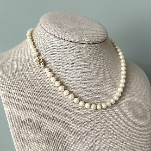 14K Yellow Gold Genuine 6MM Cream Pearl Hand Knotted Strand Necklace 16